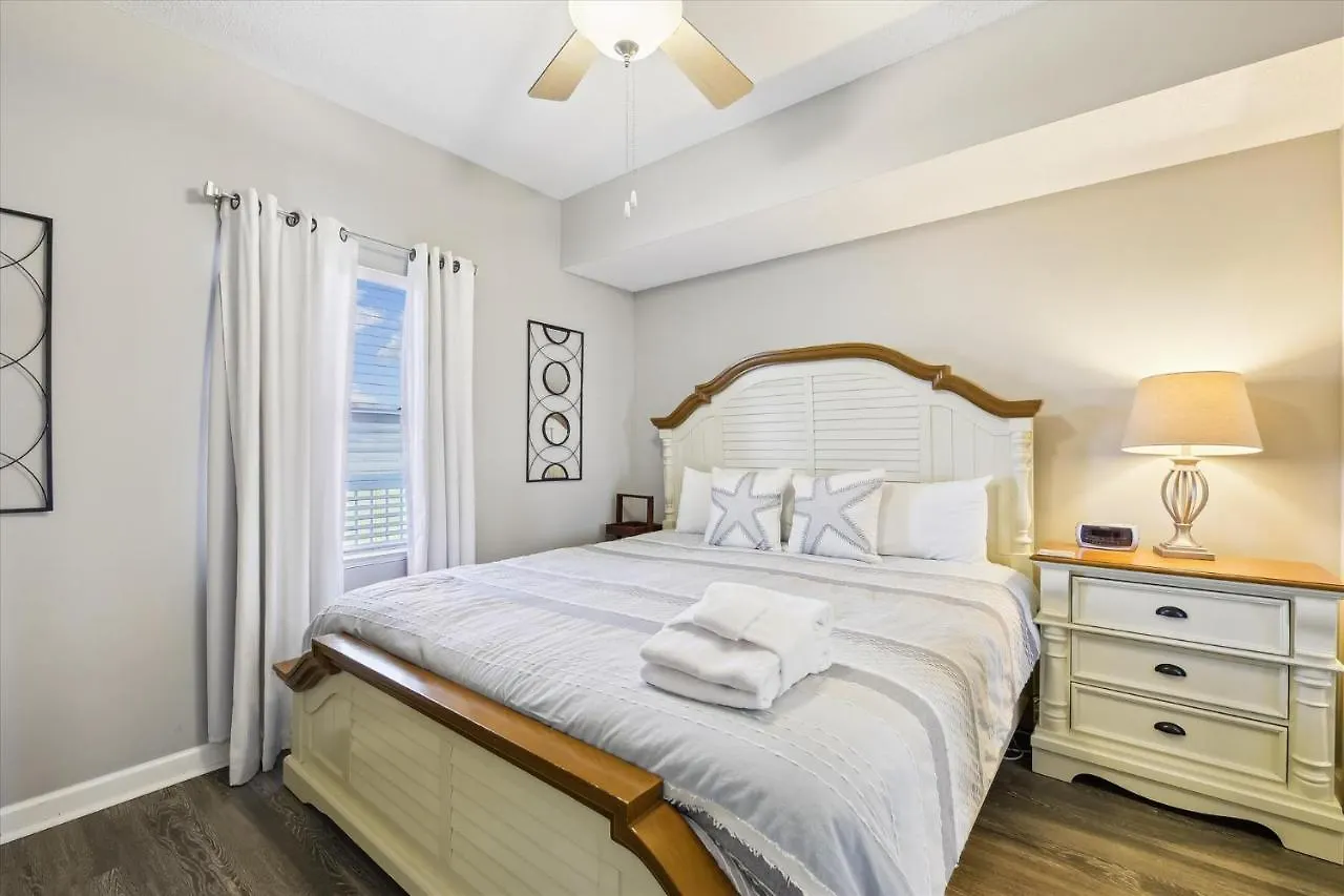 Seychelles Resort Condominium #1904 By Book That Condo Panama City Beach Holiday home